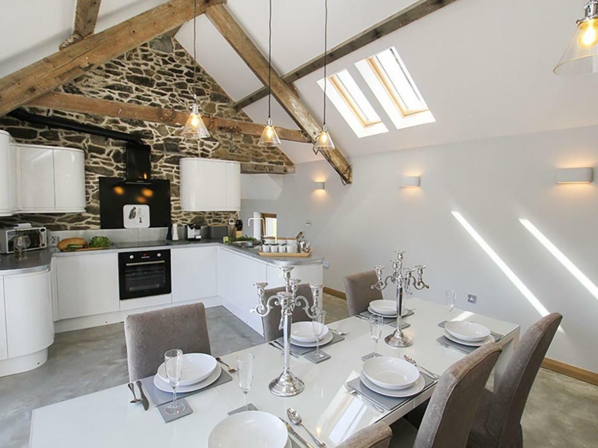 Villa Rhyd Angharad Barns Llanrhyddlad Exterior foto